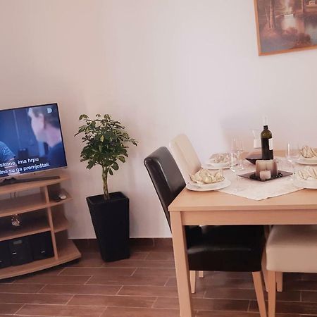 Apartmani Lili Sukosan Luaran gambar