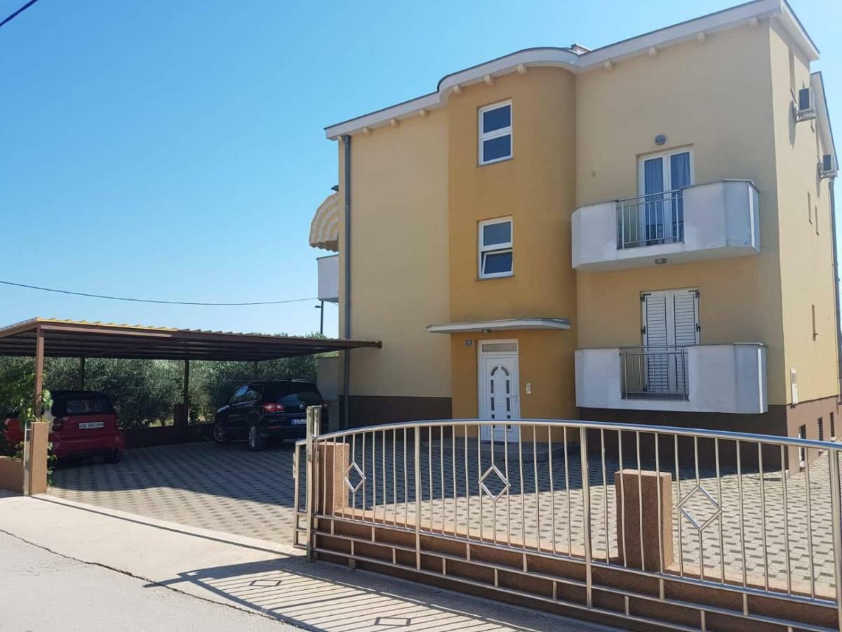 Apartmani Lili Sukosan Luaran gambar