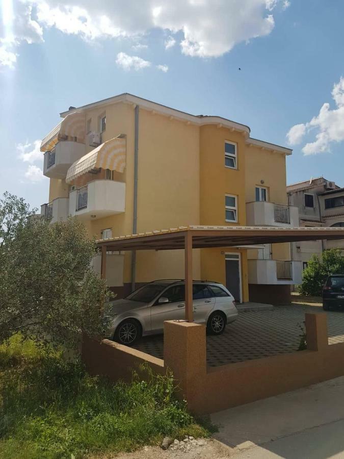 Apartmani Lili Sukosan Luaran gambar