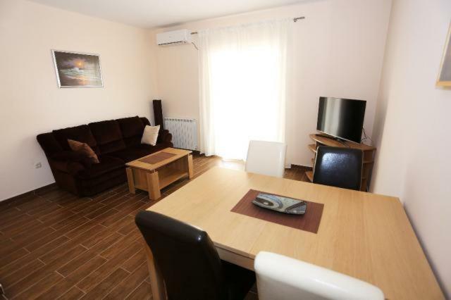 Apartmani Lili Sukosan Luaran gambar
