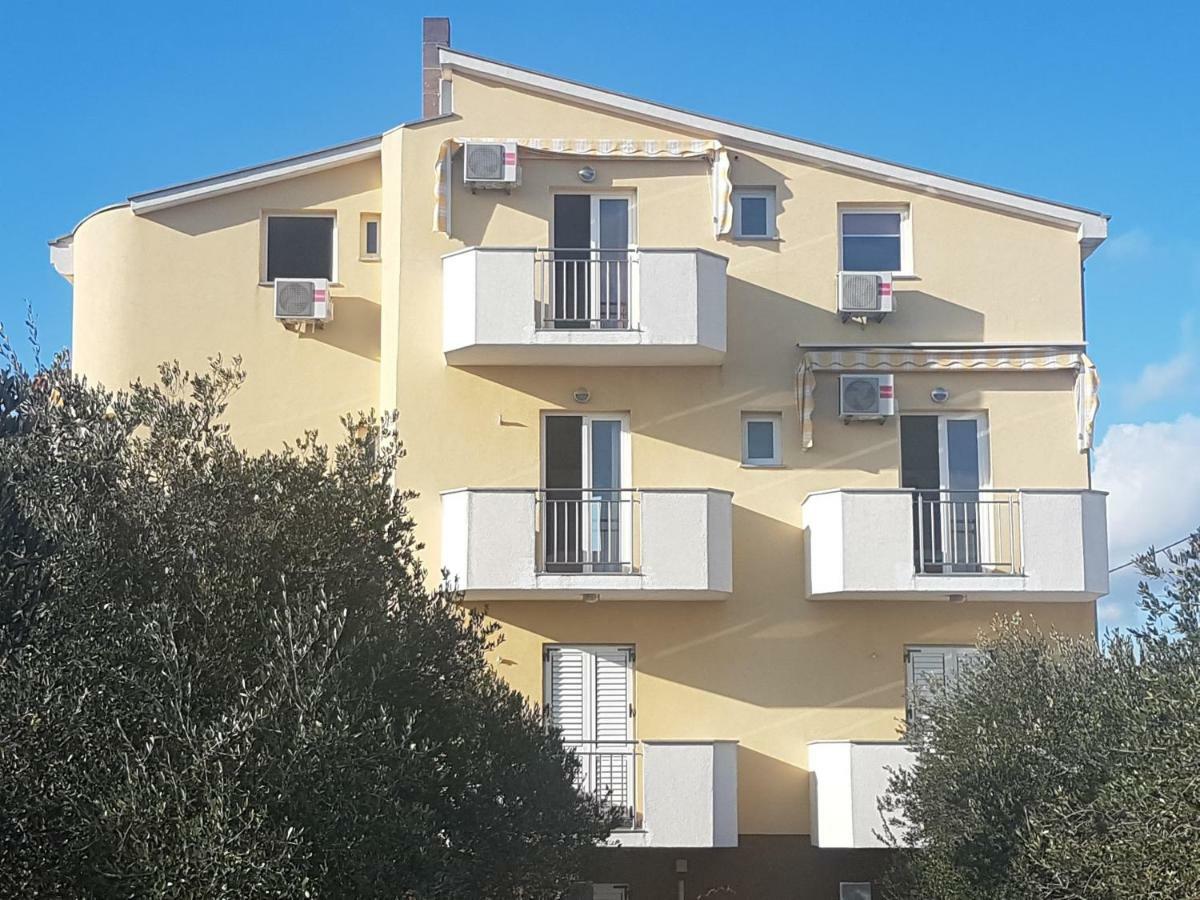Apartmani Lili Sukosan Luaran gambar