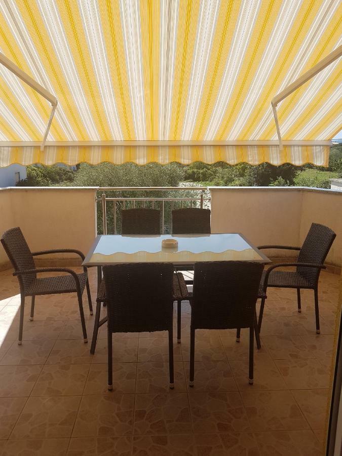 Apartmani Lili Sukosan Luaran gambar