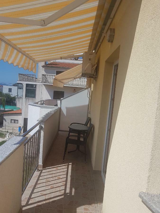 Apartmani Lili Sukosan Luaran gambar