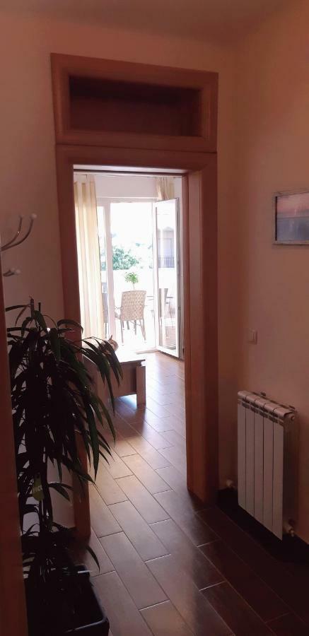 Apartmani Lili Sukosan Luaran gambar