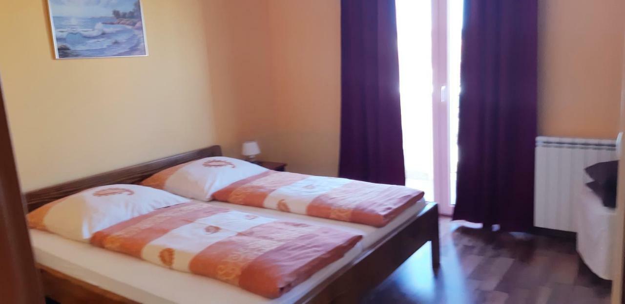 Apartmani Lili Sukosan Luaran gambar