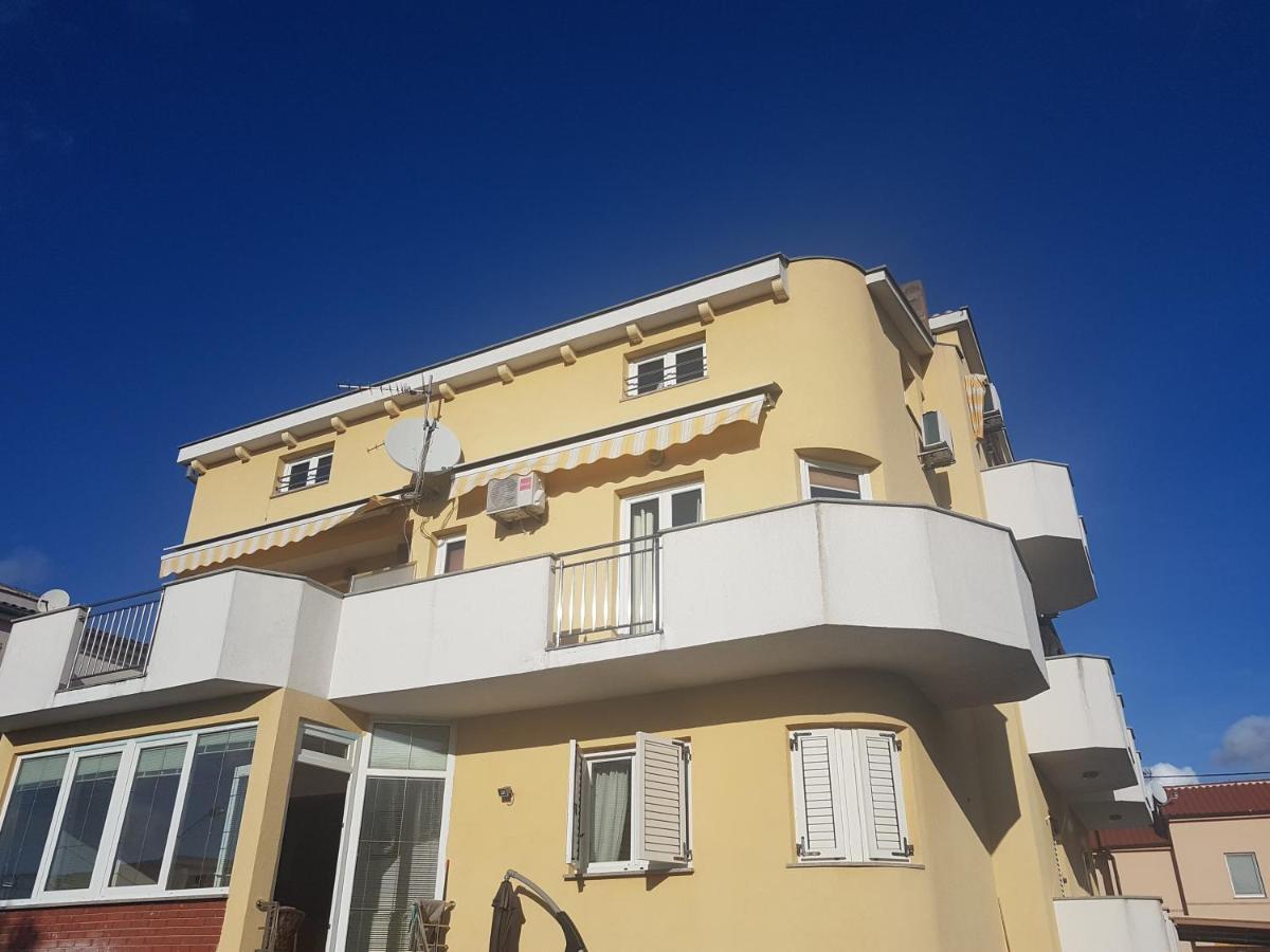 Apartmani Lili Sukosan Luaran gambar
