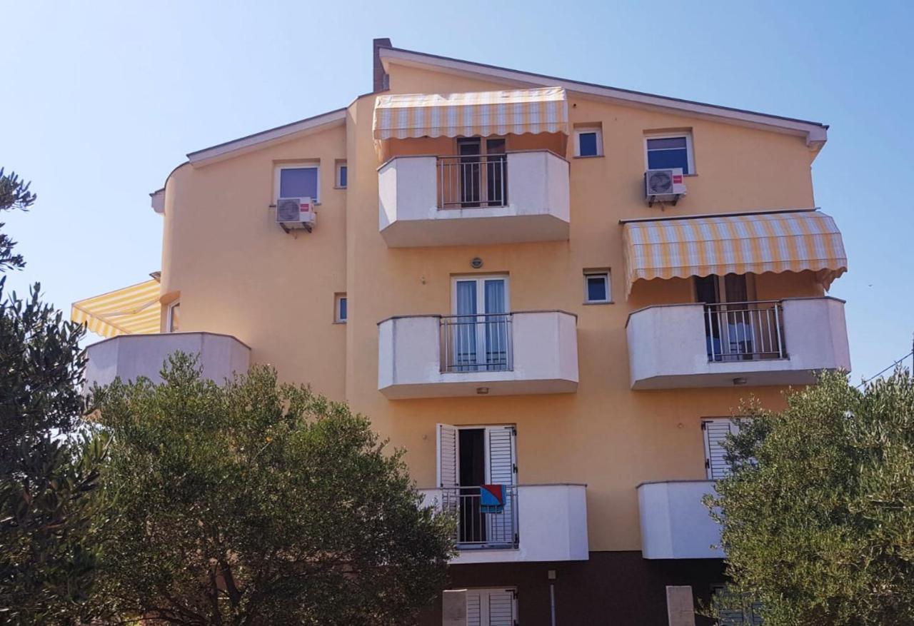 Apartmani Lili Sukosan Luaran gambar